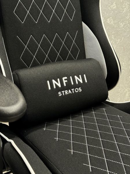 Крісло тканинне геймерське INFINI Stratos Чорно-біле комп&lsquo;ютерне з механізмом гойдання та фіксації STRATOS_ЧОРНО-БІЛИЙ фото